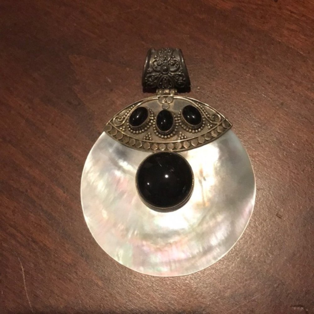 QVC Artisan Crafted Sterling Silver 925 Mother of Pearl Onyx Pendant